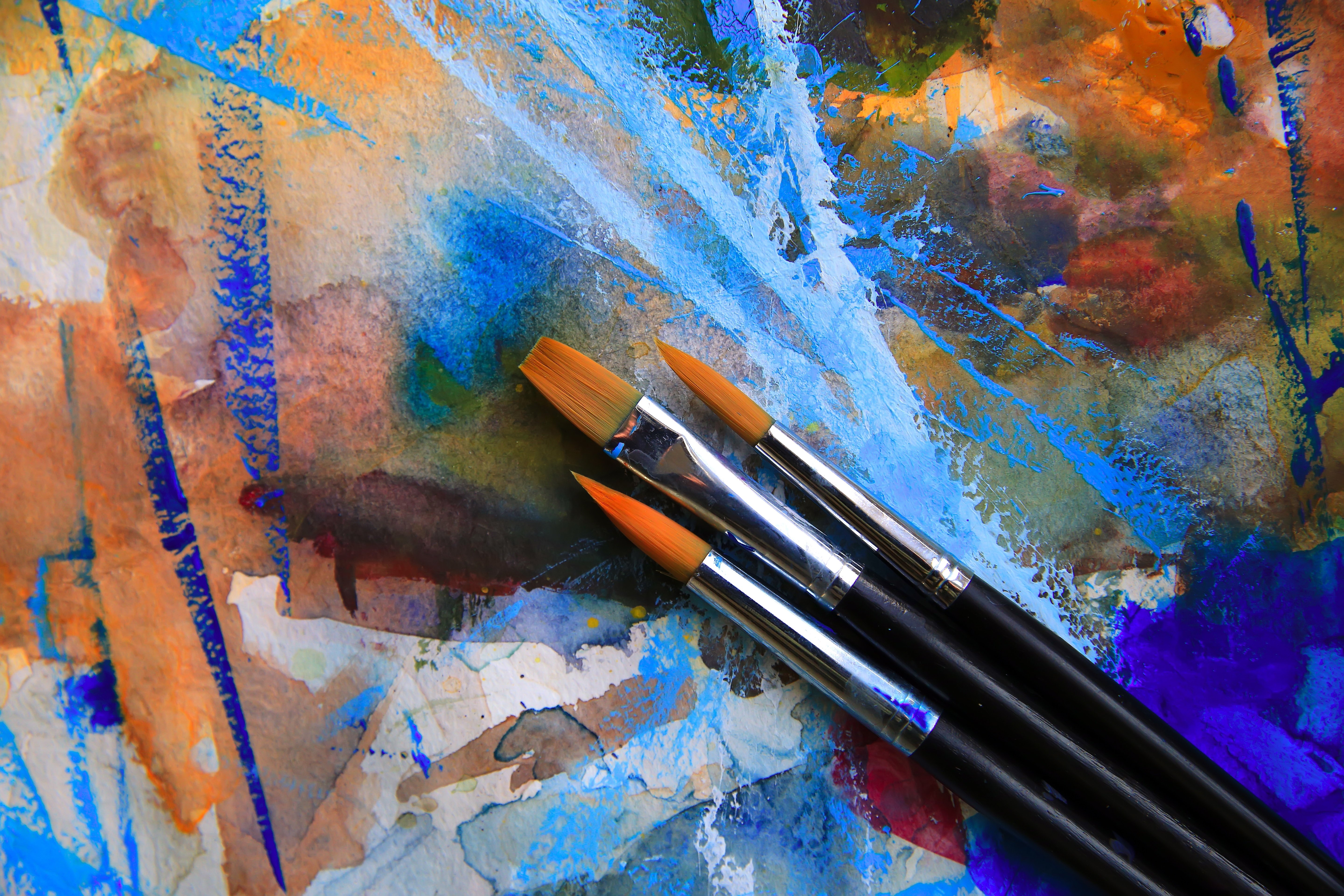 brushes-on-a-pallete